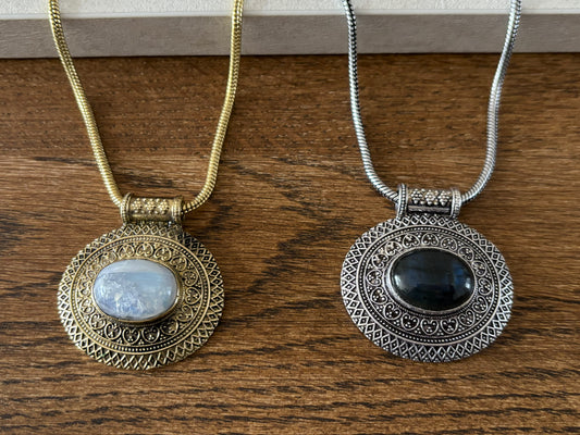 Vintage boho natural-stone medallion pendant necklace in antique gold and silver