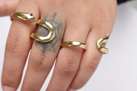 4-Finger Snake Ring - Adjustable Brass Ring for All Fingers.
