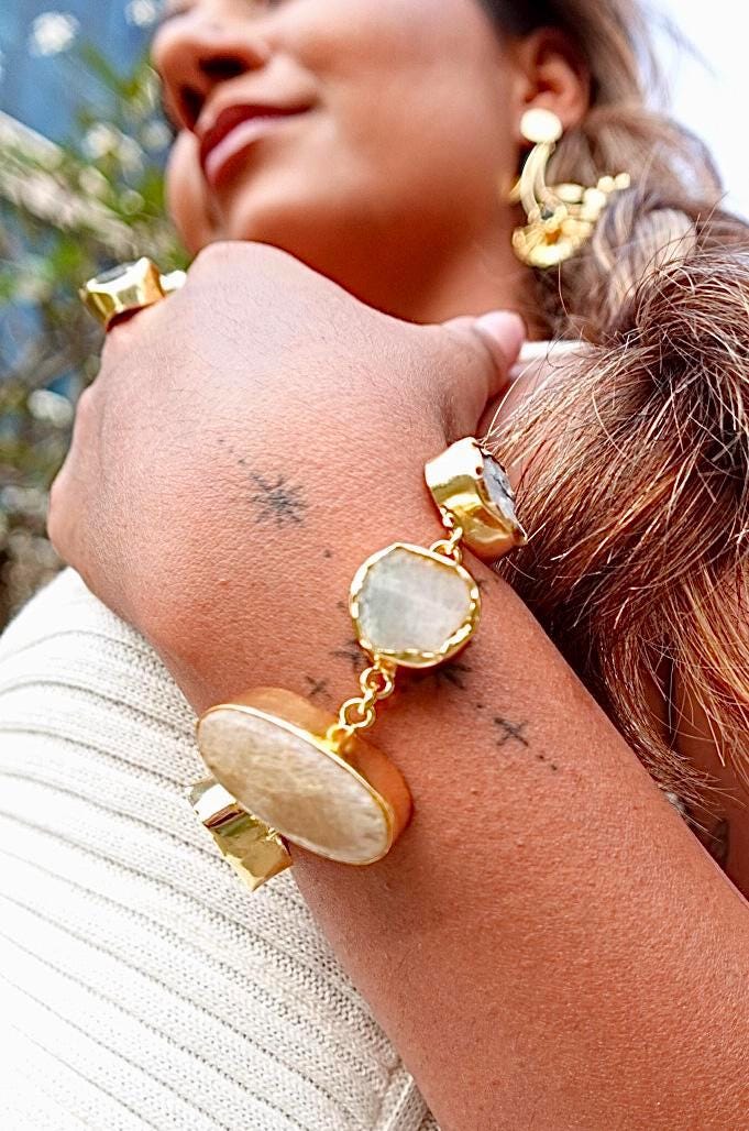 Elegant Raw Stone 18K Gold-Plated Brass Adjustable Bracelet.