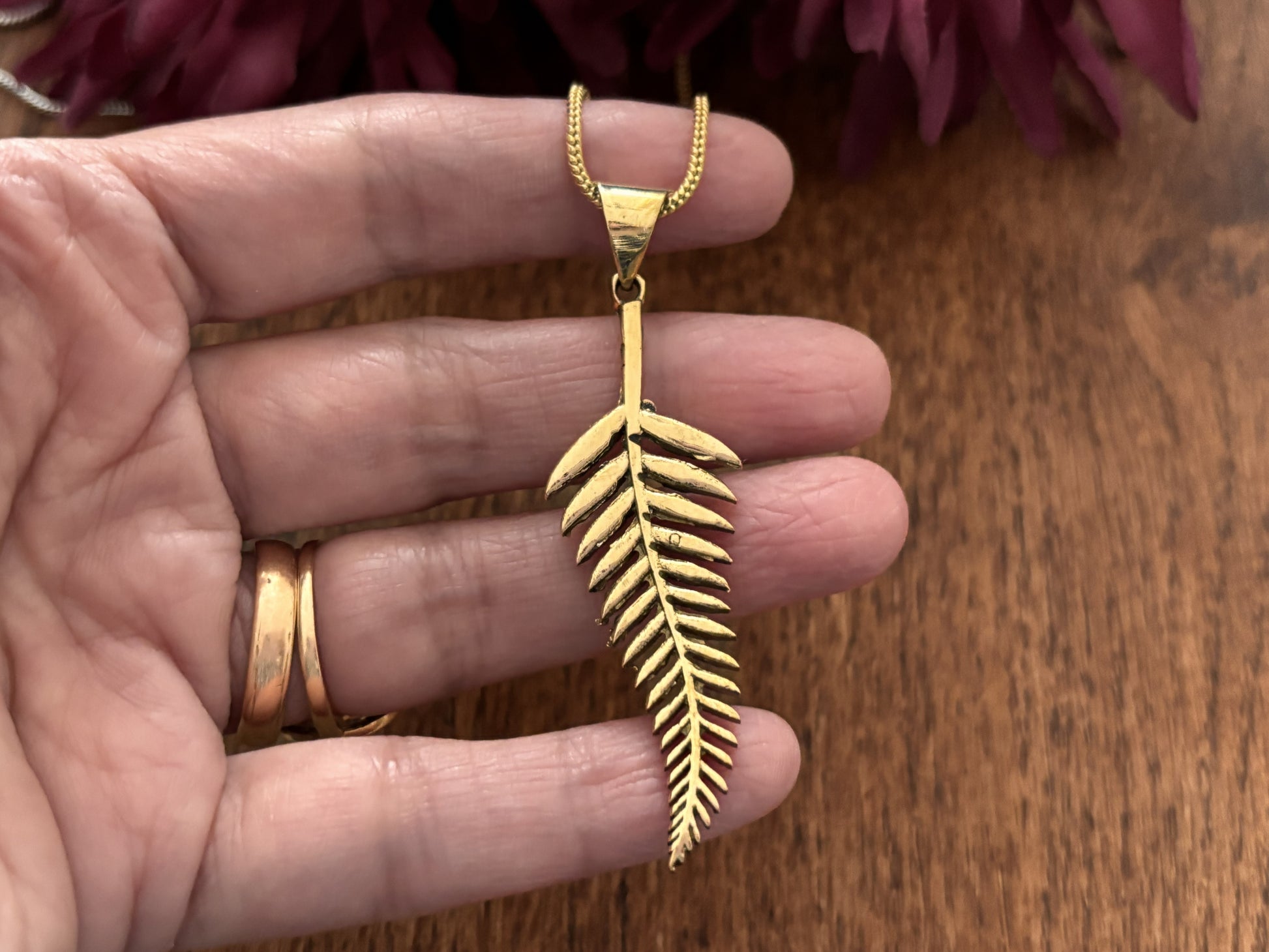 Gold/Silver Fern Leaf Pendant Necklace..