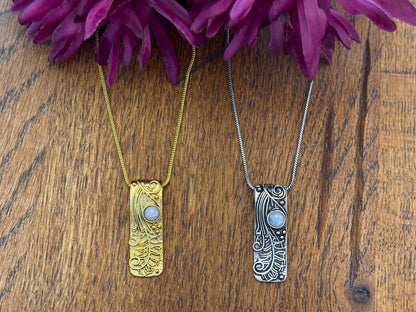 Gold/Silver Ornate Rectangle Gemstone Pendant Necklace..