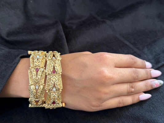 Panelled Vintage Kada - Antique-style openable kada..