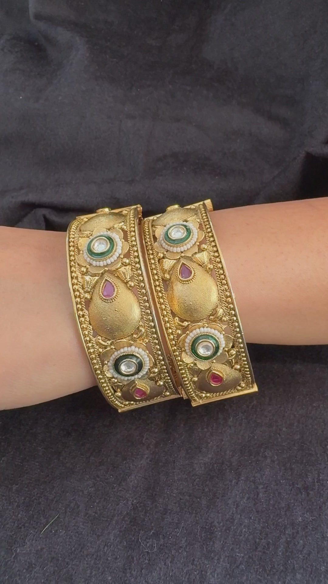 Green and White Bloom Kada - Textured gold kada..